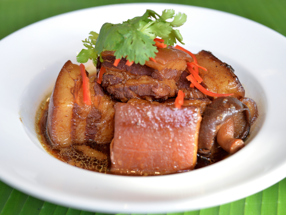 Thịt kho nước dừa